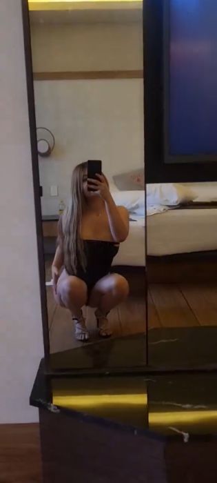 Olivia - Selfie Sexy
